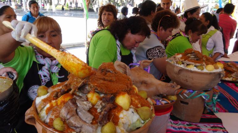 טוויטר \ Los Tiempos בטוויטר: "#Cochabamba: Invitan a la tradicional Feria del Puchero en la previa del Carnaval https://t.co/B4nz8llQ1G https://t.co/EoY2IXhUjA"