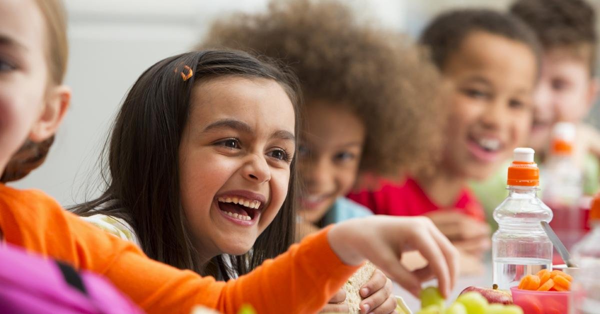 La importancia de transmitir hábitos saludables desde la infancia | Faros HSJBCN